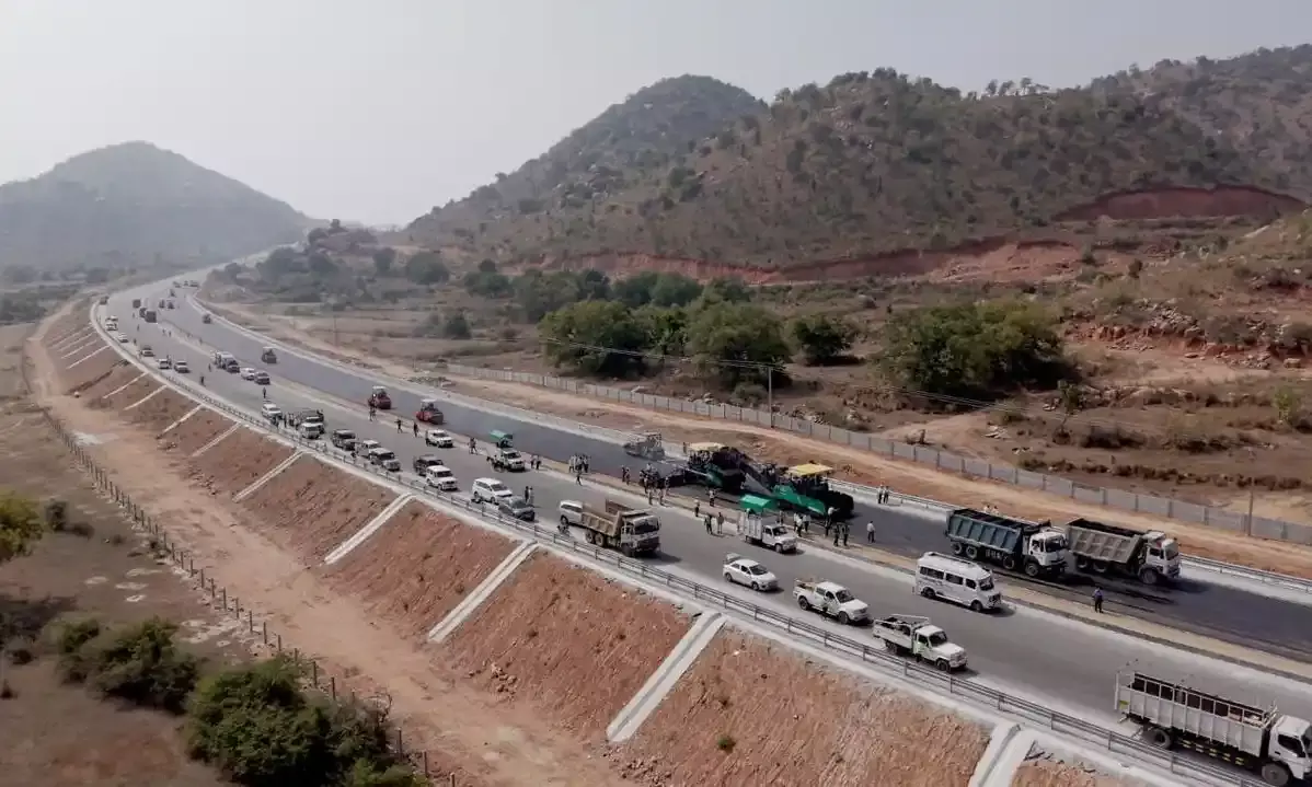 NHAI sets 4 Guinness World Records on Bengaluru–Kadapa–Vijayawada Economic Corridor