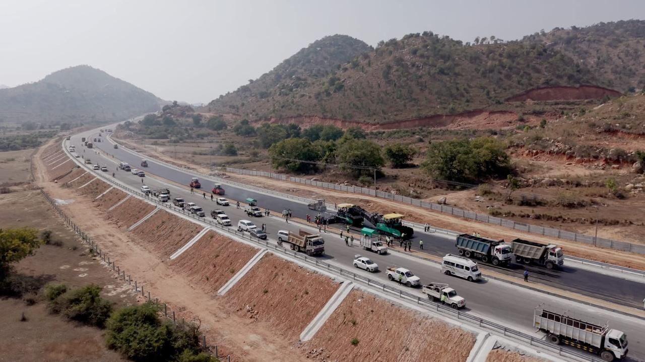 NHAI sets 4 Guinness World Records on Bengaluru–Kadapa–Vijayawada Economic Corridor
