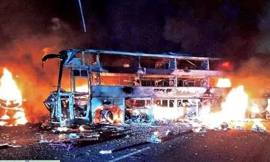 Nandyal: Bus rams into lorry at Sirivella Metta, catches fire; 3 killed, 4 injured