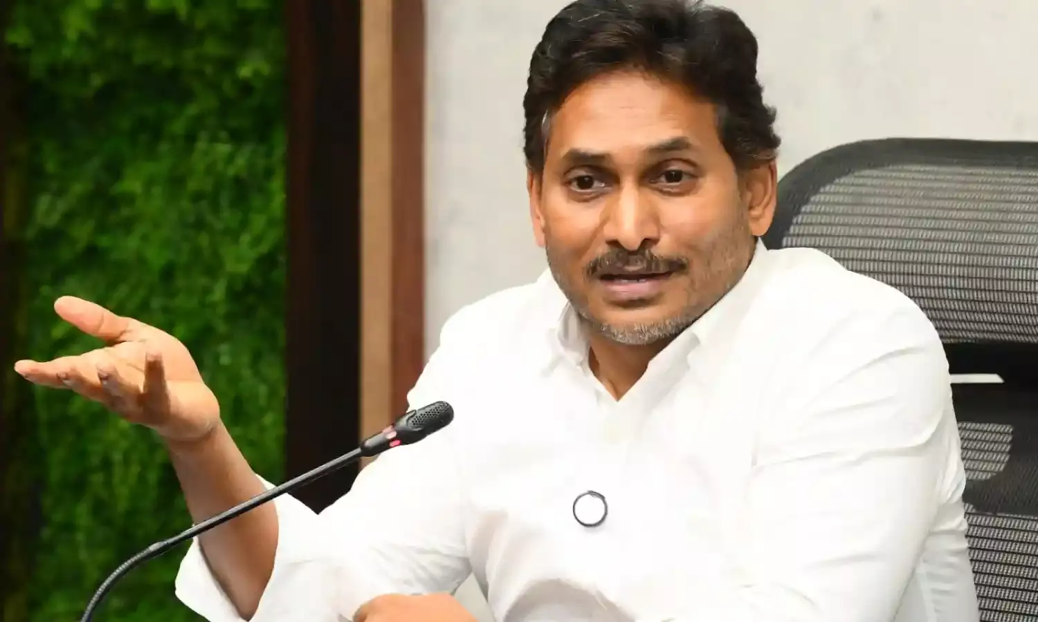 Jagan slams TDP for ‘credit chori’ in land resurvey, vows legal fight over Pinnelli incident