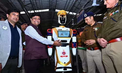 āASC Arjunā: In a first, Indian Railways deploys robot cop at Vizag station āASC Arjunā: In a first, Indian Railways deploys robot cop at Vizag station