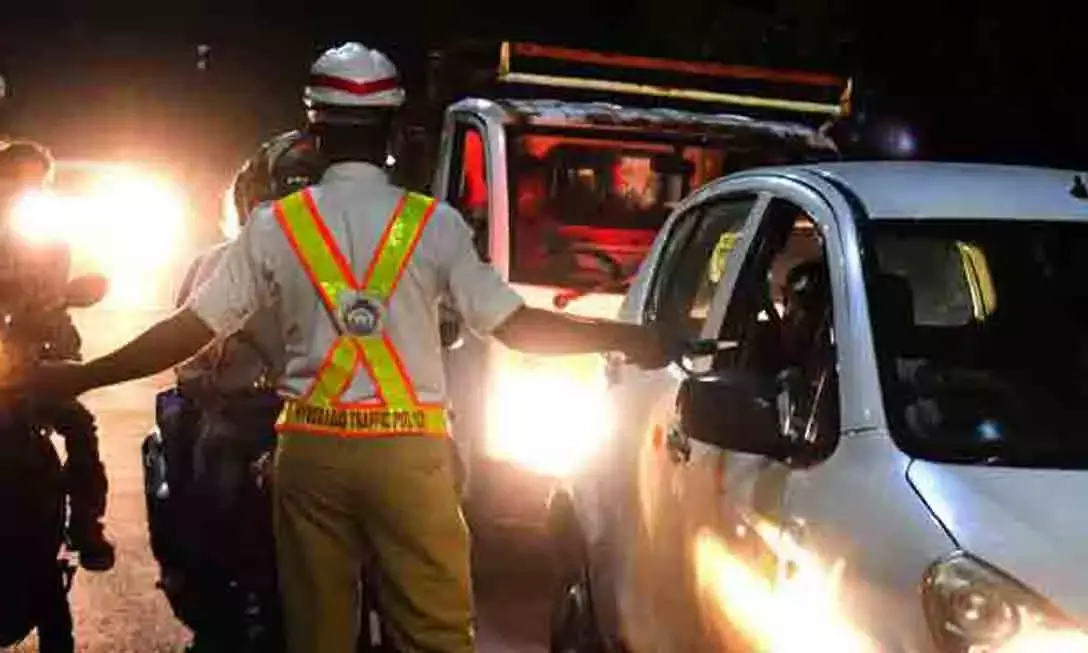 Hyderabad: Tipsy driver drags SI on car bonnet while trying to escape drunk driving check at Yacharam; 3 injured