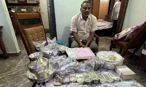 How Prakasam Municipal Commissioner Yadala Maheswara Rao illegally earned crores, gets booked