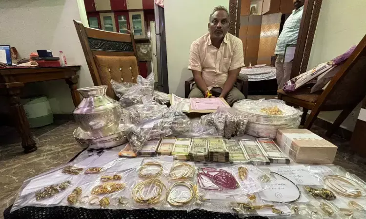 How Prakasam Municipal Commissioner Yadala Maheswara Rao illegally earned crores, gets booked