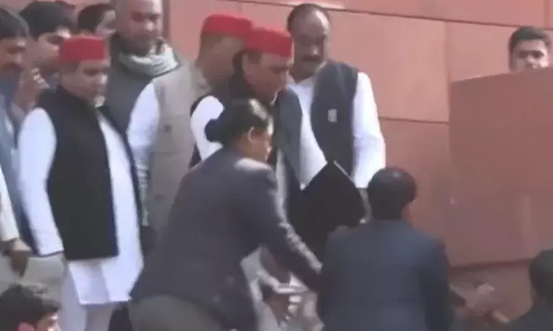 Shashi Tharoor’s stumble in Parliament sparks debate on phone use while climbing stairs