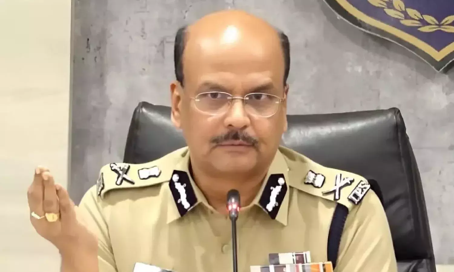 No crucial case files lost in Nampally FSL fire; Vote-for-Note case files with court: DGP Shivadhar Reddy