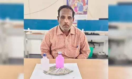 ACB catches Pulivendula deputy tahsildar taking Rs 10,000 bribe for land registration