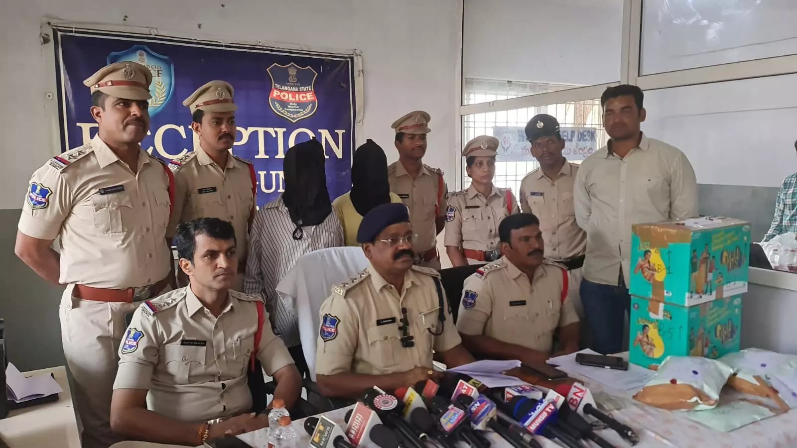 Hyderabad: Afzalgunj police arrest 2 Odisha drug couriers, seize 10.32 kg ganja near MGBS Hyderabad: Afzalgunj police arrest 2 Odisha drug couriers, seize 10.32 kg ganja near MGBS