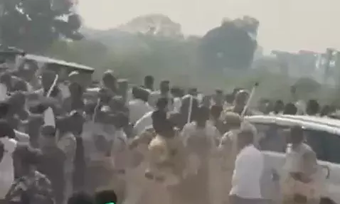 Poll violence in Kyathanpally: Convoys of minister Venkataswamy, MP Vamsi Krishna attacked, cop hurt