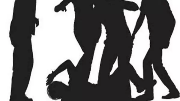 Hyderabad: YouTuber assaulted for filming video near Amberpet Jamia Masjid Hyderabad: YouTuber assaulted for filming video near Amberpet Jamia Masjid