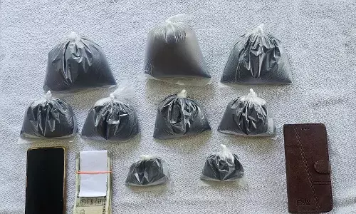 Interstate opium peddler, two consumers arrested in Ameenpur; 2.7 kg narcotics seized Interstate opium peddler, two consumers arrested in Ameenpur; 2.7 kg narcotics seized