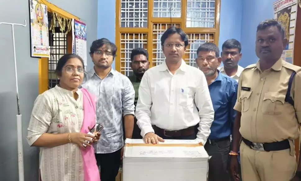 Telangana DCA raids quack’s clinic in Hanamkonda, illegal medicine stocks seized