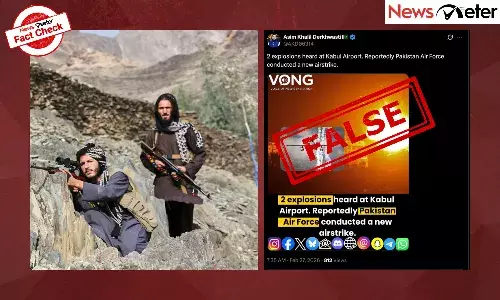 An image claiming to show explosions at Kabul Airport from a Pakistani airstrike is viral on social media.