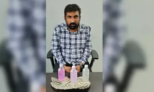 ACB catches Quthbullapur VRO red-handed taking Rs 20,000 bribe for family member certificate