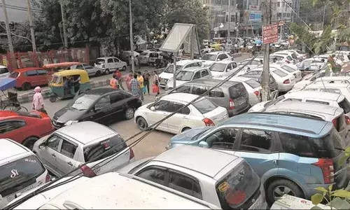 Parking is free at single-screen theatres in Telangana, HC suspends GO 121