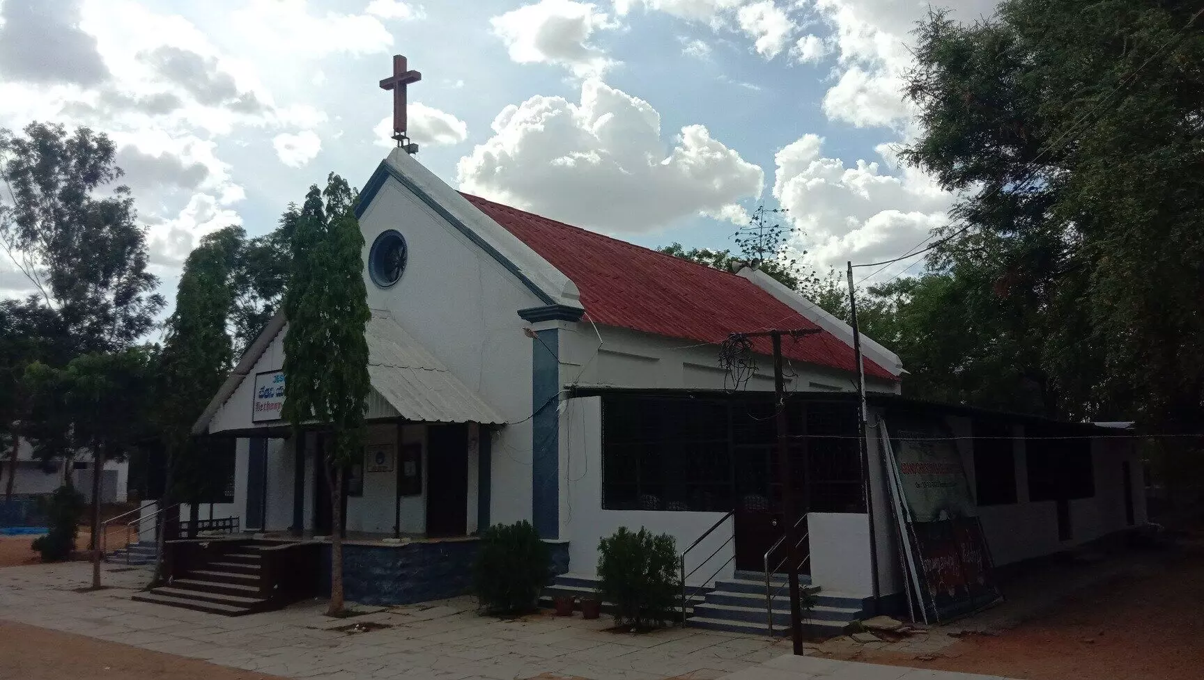 Encroachers target graveyards, parks in Hyderabad; 32 complaints filed with HYDRAA Encroachers target graveyards, parks in Hyderabad; 32 complaints filed with HYDRAA