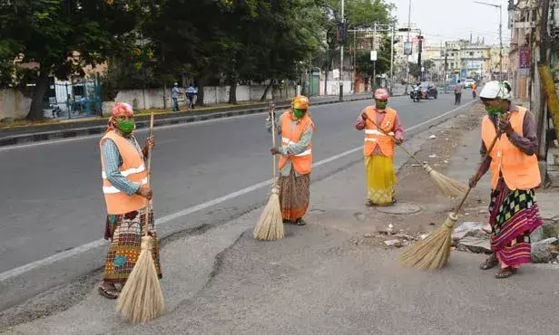 GHMC Commissioner marks next 6 days for sanitation