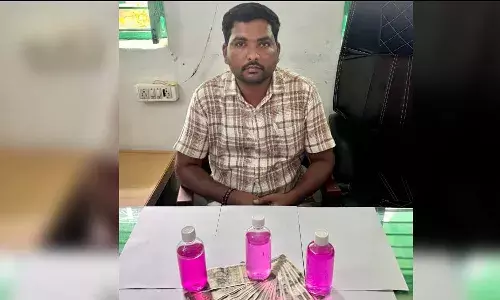 Gadwal panchayat secretary Ranganna caught taking Rs 15,000 bribe at mandal office