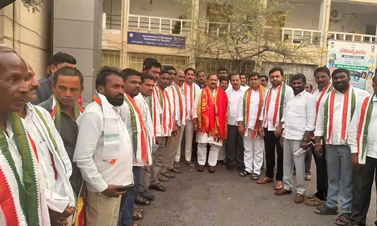 Municipal polls aftermath: 200 BJP, BRS booth-level leaders join Telangana Congress
