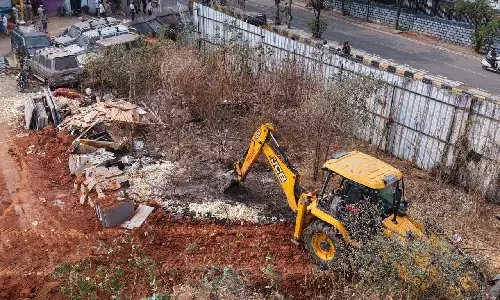 Four groups claim same land worth Rs 600 crore in Vengalrao Nagar, HYDRAA steps in and reclaims it