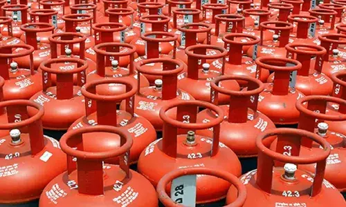 Telangana cracks down on hoarders, seizes 3,699 domestic LPG cylinders; confiscates ā¹1.10 Cr worth property