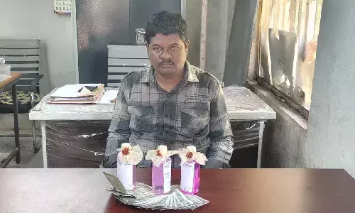 ACB catches revenue inspector taking Rs 10,000 bribe inside Tahsildar’s office in Peddapalli