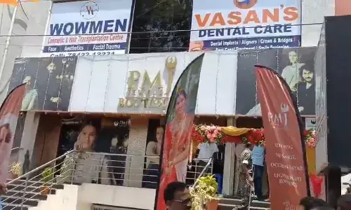 Daylight robbery in Karimnagar: Gun-wielding gang loots jewellery store and flees, 3 hurt