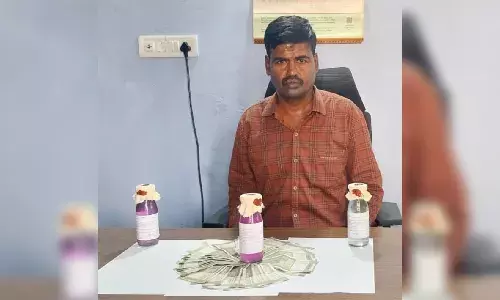ACB traps panchayat secretary in Ranga Reddy while accepting Rs 20,000