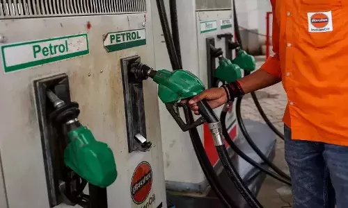 āFuel shortageā rumours debunked: Telangana petrol demand jumps 14%, diesel 15.7%, say OMCs āFuel shortageā rumours debunked: Telangana petrol demand jumps 14%, diesel 15.7%, say OMCs