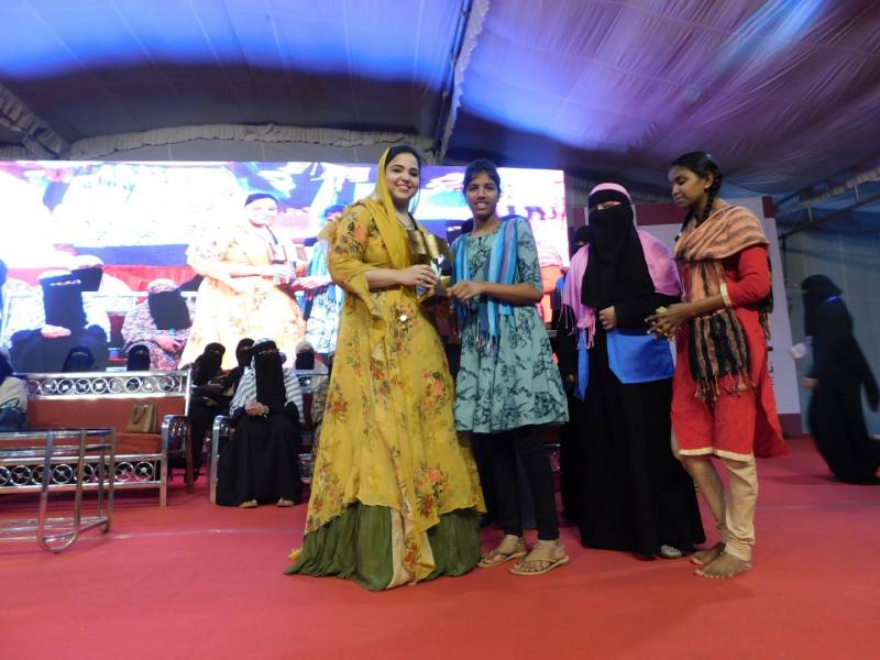 Karate Champion, Syeda Falak, Giving Awy Mementoes