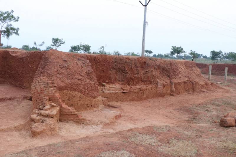 Excavations in Andhra Pradesh's Gottiprolu identifies it as a trade centre