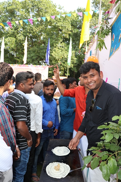 Srikant Of Karnataka Making Dosa