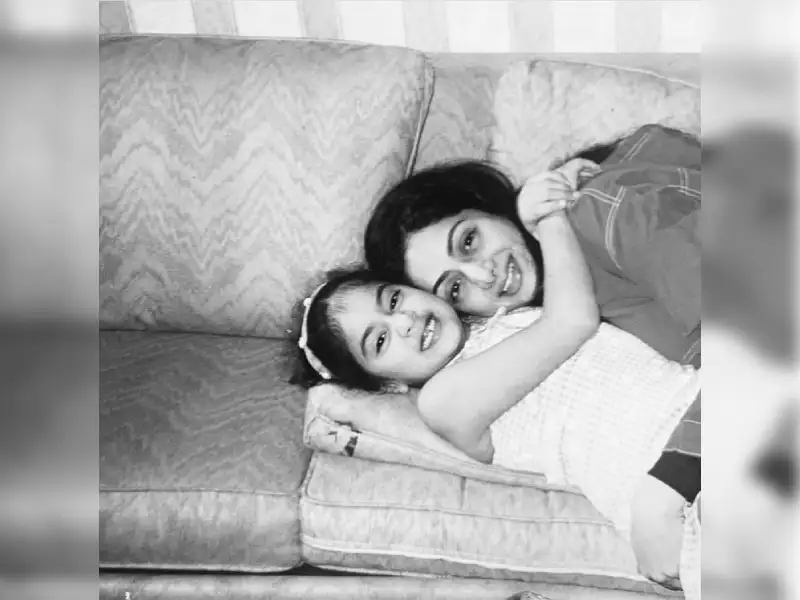 Jahnavi Kapoors heart-felt post on her mom Sridevis death anniversary Jahnavi Kapoors heart-felt post on her mom Sridevis death anniversary