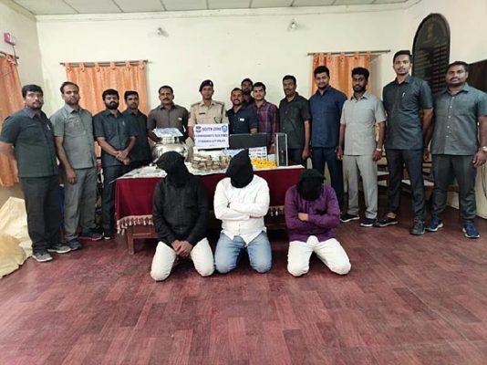 Gang running illegal lucky-draw scheme busted, 4 held