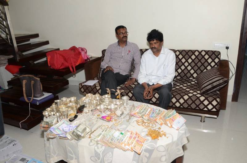 Four AP govt officials in ACB net for possessing illegal assets worth Rs 50 Cr
