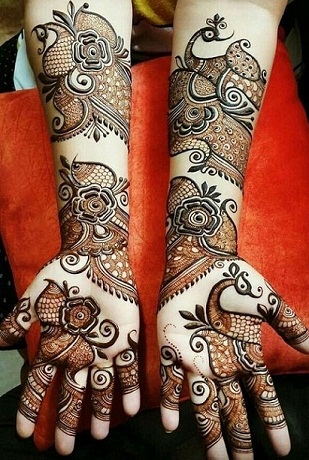 Unique Back Hand Mehndi Designs For The Bridesmaids! | WedMeGood