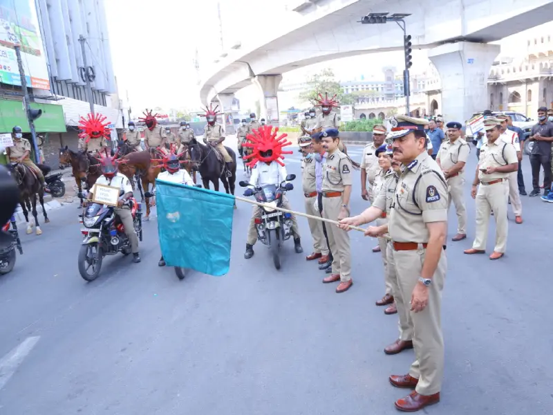 Coronavirus Helmet rally of Hyderabad Police