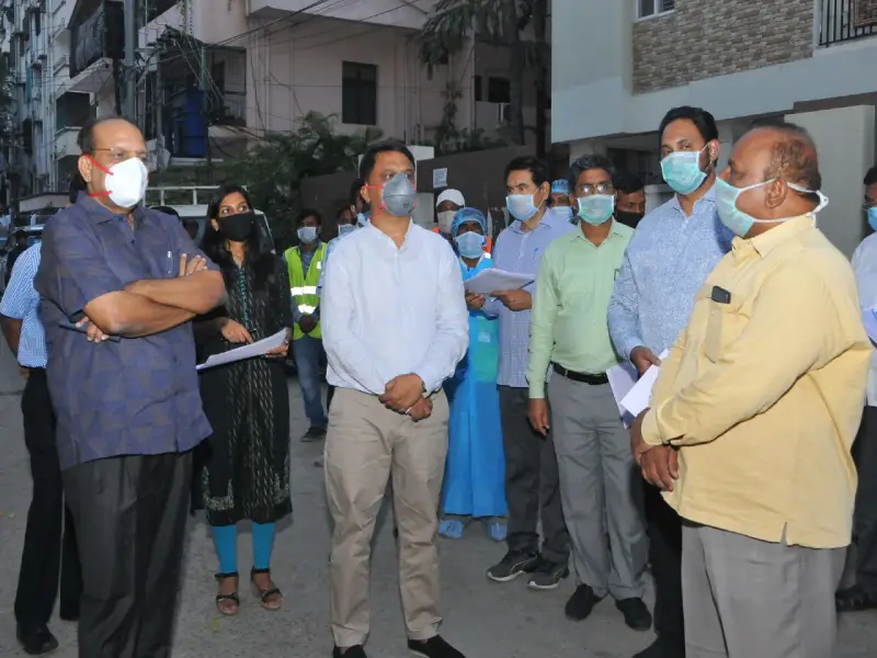 Hyd man, his second wife and elder daughter besides 2 friends test COVID +Ve Hyd man, his second wife and elder daughter besides 2 friends test COVID +Ve