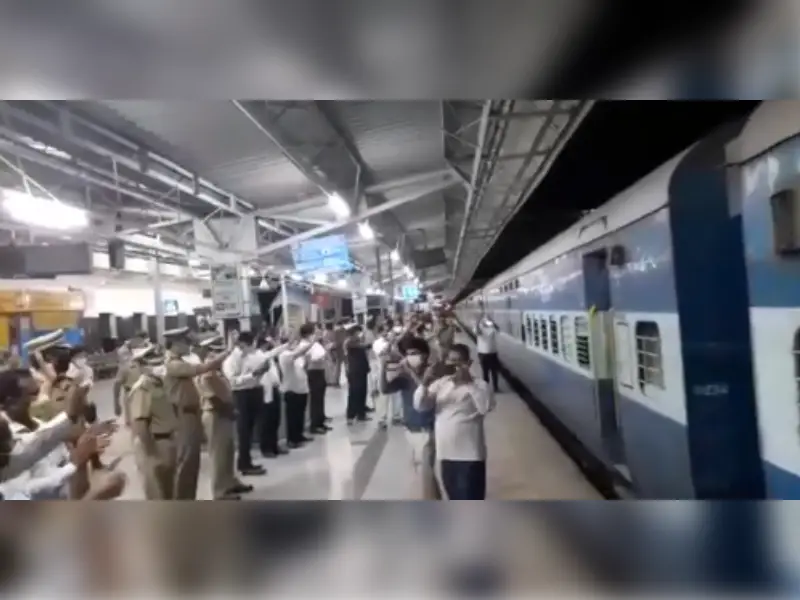 Telangana sets record, runs 43 Shramik special trains in 12 hours Telangana sets record, runs 43 Shramik special trains in 12 hours