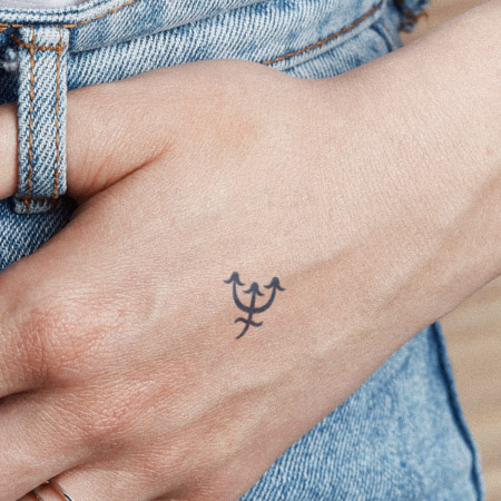 Finger jewelry with tiny butterflies 🦋✨ Would love to do more hand tattoos!  . Made with 1rl | Instagram