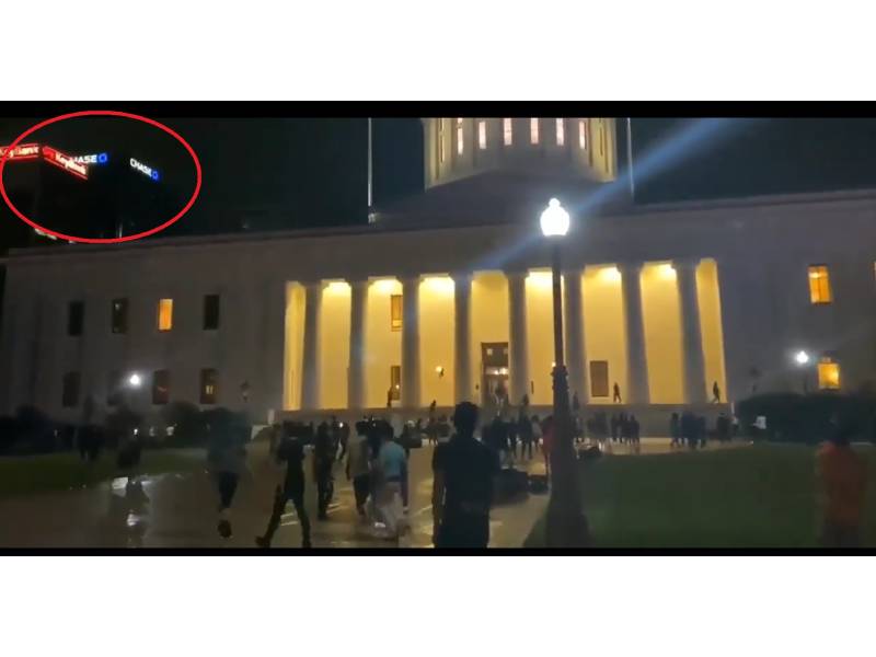 Fact check: Video purportedly showing White House being attacked is fake