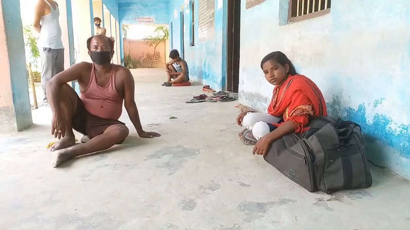 Jyothi Kumari Paswan And Her Fathr Mohan Paswan In Quarantine At Sirhulli Village