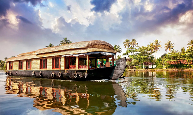 10 Romantic Destinations In Kerala For Honeymoon Couples 