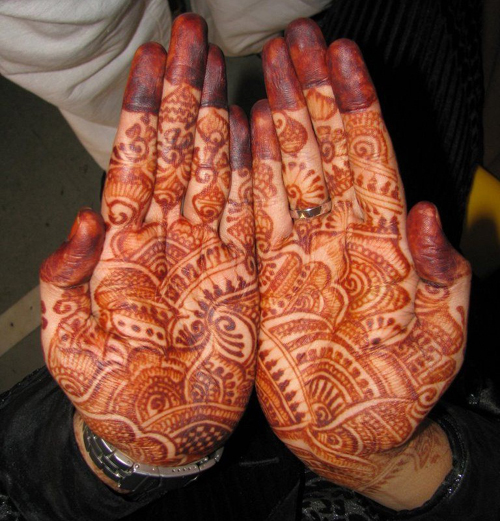 Menna' Trend Sees Men Wearing Intricate Henna Tattoos | Bored Panda