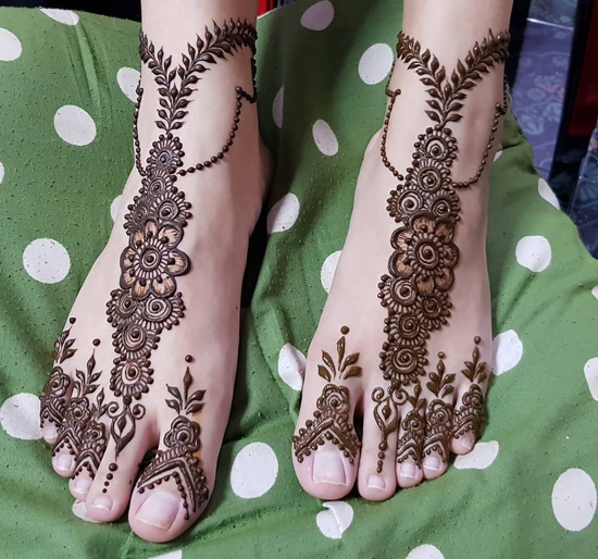 Beautiful mehndi design for leg - Simple Mehndi Designs | Facebook