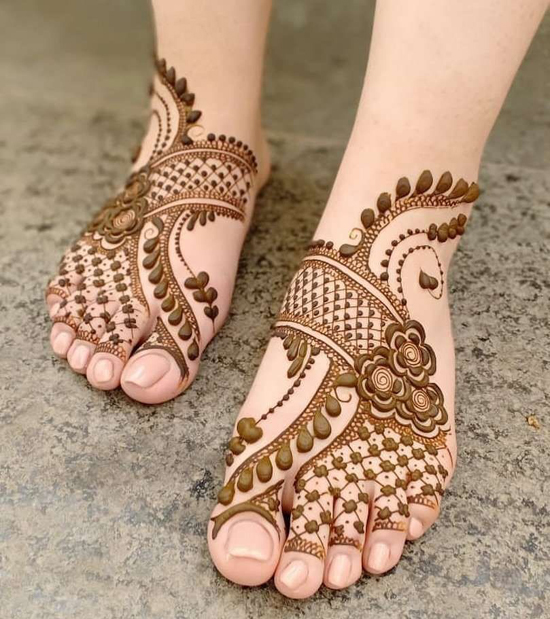 Legs Mehendi Design at best price in New Delhi | ID: 18406498273